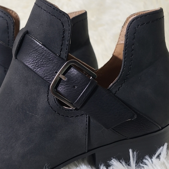 WONDERLY Black Ankle Boots with Buckle 1.4" Heel - Size 8.5M - Picture 11 of 14